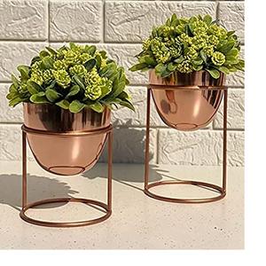 Jardinière de fleurs décorative faite à la main avec décoration de fêtes de finition plaquée or Pot de fleurs en métal au design unique - Product Image 2