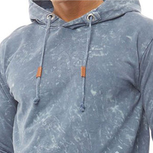 Survêtement d'hiver léger et personnalisable pour hommes, avec capuche, en coton 100% respirant, effet délavé, idéal pour les loisirs et l'activité physique. - Product Image 5