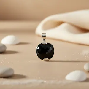 Colgante de Plata 925 con Ónix Negro para Mujer, Joyería Religiosa con Piedras Preciosas en Oro Rosa, Corte Esmeralda, Bañado en Rodio y Platino - Product Image 2