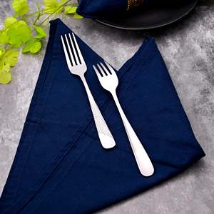Ensemble de 2 fourchettes en acier inoxydable argenté de qualité supérieure avec finition miroir, modernes et polyvalentes pour les occasions de mariage - Product Image 3