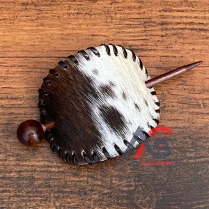 Nouveau vente en gros de haute qualité en cuir de vachette de luxe bâton de cheveux ovale chignon couverture avec des bâtons de cheveux en cuir véritable personnalisé pour les femmes - Product Image 1