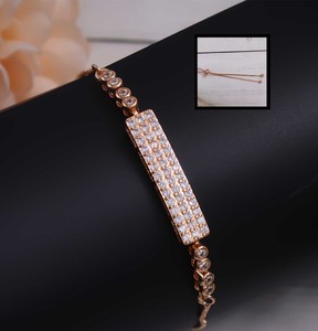 Pulsera de Cadena Clásica con Circonita Cúbica, Chapada en Oro, Aleación Premium Ajustable, Estilo Moderno para Fiestas - Product Image 3