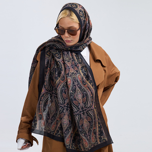 Bufanda de Pashmina para Mujer, Estilo Gótico con Paisley y Adornos Antiguos, Acabado Mate, Tacto Suave, Sensación de Algodón, Ligera, para Todas las Temporadas - Product Image 2