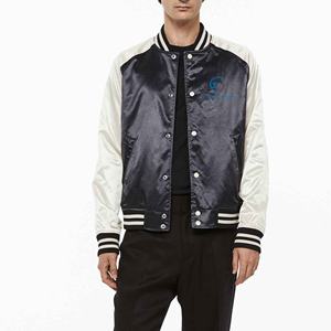 Chaqueta Varsity con Capucha de Satén Personalizada, Superventas 2025, Tela de Alta Calidad, Color Sólido, para Hombre y Mujer, Logotipo Frontal, a la Moda, para Invierno - Product Image 2