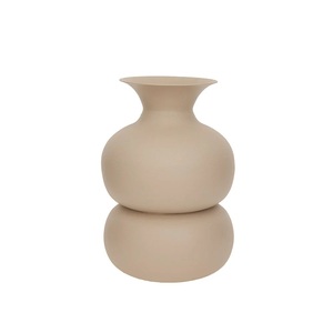 El mejor florero de metal de hierro de inspiración vintage con tallas únicas artesanales e interiores elegantes de acabado Premium - Product Image 5