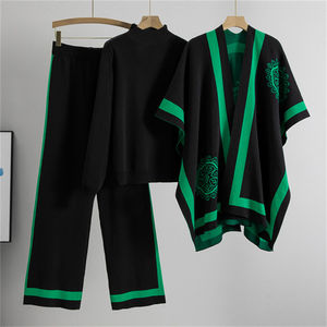 ชุดถักไหมพรมมุสลิมสามชิ้นสำหรับผู้หญิงผ้าคลุมไหล่ผืนยาวคอตั้งพิมพ์ลายดิจิตอลลายทางหรูหราแฟชั่นฤดูหนาว - Product Image 4