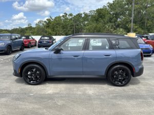 Mini Countryman Cooper S ALL4 AWD 2020-2027, Techo Solar Izquierdo, Arranque Remoto, Asientos de Cuero, Transmisión Automática, Llantas de Aleación R16 - Product Image 3