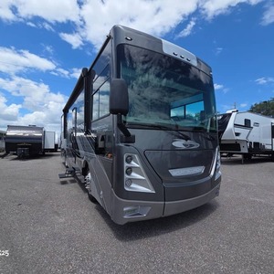 Vendedor Verificado de Autocaravana Usada 2023 Coachmen Sport Coach Srs 339DS Lista para Viajar - Product Image 4