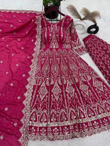 Vêtements de mariage indiens haut de séquence de broderie de soie Chinon avec manches longues et Sharara avec travail de séquence de broderie lourde Dupatta - Product Image 4