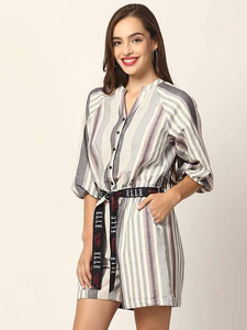 Cómodo y elegante mono a rayas de lino blanco y gris para niñas elegante transpirable y perfecto para cada ocasión - Product Image 3