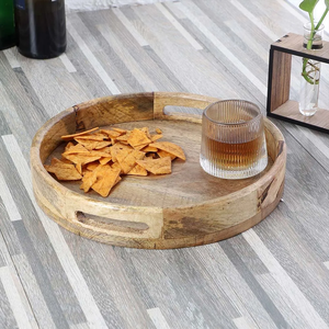 Plateau de service rond en bois de manguier fait à la main avec poignées découpées, plateaux en bois décoratifs pour table basse, ottoman et décoration intérieure - Product Image 1