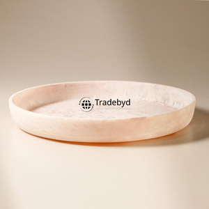 Plateau en résine moderne, vaisselle de luxe, plateau de service pour la décoration de table et le commerce de gros - Product Image 1