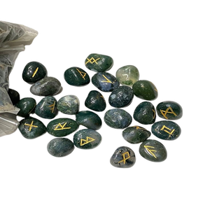 Juego de Runas de ágata de musgo más vendido Piedra preciosa de cristal natural Grabado tallado en técnica de estilo Reiki Artesanías de piedra semipreciosa - Product Image 1