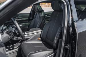 2024 RWD Luxe Certifié Propre Peu Utilisé Automatique Turbo 4L Cuir ACC Électrique Foncé Gauche Alliage d'aluminium - Product Image 3