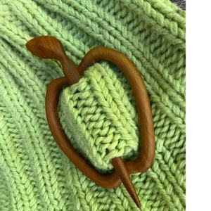 Épingle à châle en bois de qualité supérieure fabriquée à la main en forme ovale dernier fabricant et exportateur de conception d'Inde - Product Image 1