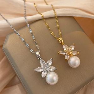 Collier exquis en forme de fleur avec un design polyvalent et tendance, collier pendentif en cuivre - Product Image 4