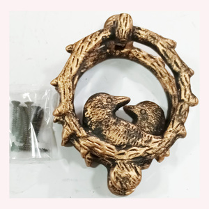 Aldaba de puerta decorativa hecha a mano de lujo diseño tradicional Clásico con acabado de recubrimiento en polvo duradero para villas y hoteles - Product Image 4