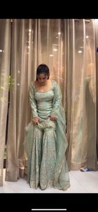 Presentando nuevo diseñador Faux Georgette Heavy Sequence bordado trabajo Top y Sharara con borde de encaje de cuatro lados Dupatta - Product Image 3