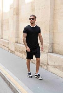 Conjunto liso ligero de algodón de manga corta de 2 piezas para hombre Pantalones cortos y camiseta de dos tonos de alta calidad para invierno - Product Image 2