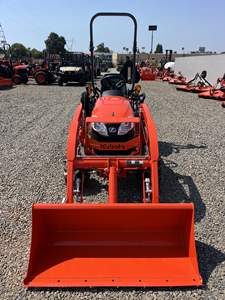 Pour tracteur 4x4 BX1880 avec chargeur LA344, pompe et roulement 25 CV pour usage agricole - Product Image 3