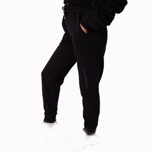 Ensemble de survêtement 2 pièces personnalisé pour femme avec logo sur mesure – Fabricant en gros – Confortable et de haute qualité - Product Image 3