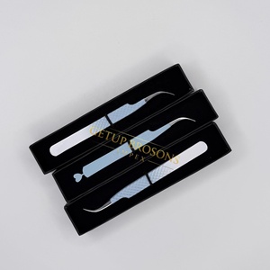 GETUP BROSONS IMPEX แหนบดึงขนตา สแตนเลสสตีล เคลือบสีฟ้าอ่อน/ขาวแบบผงละเอียด ดีไซน์รูปหัวใจ ป้องกันไฟฟ้าสถิต - Product Image 4