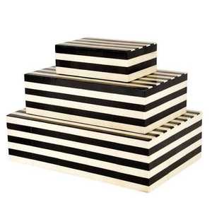 Caja con incrustaciones de madera y hueso de tamaño y diseño personalizado de madera Natural 100% con joyero de madera pulida y de Color Natural - Product Image 3