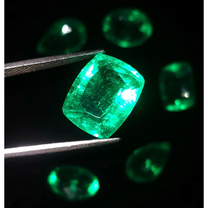 Esmeralda Natural de Calidad AAA+ de 8-10 Quilates, Esmeralda Colombiana Certificada, Gem223 - Product Image 3