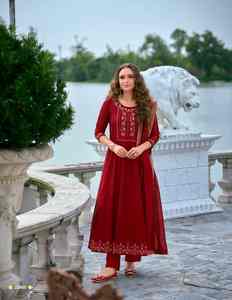Calidad de exportación India Venta caliente Vichitra Silk Kurti con pantalón y Dupatta con bordado y trabajo manual Compras en línea India - Product Image 6