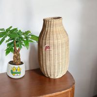 Vas Meja Anyaman Rotan Coklat Bohemian Modern, Dapat Disesuaikan Warna dan Ukuran, Buatan Vietnam, Untuk Rumah dan Komersial