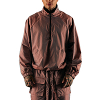 Conjunto de Chándal para Hombre de Alta Calidad con Sudadera de Manga Larga con Bolsillos Grandes y Media Cremallera, y Pantalones Cortos de Nylon Marrón y Poliéster