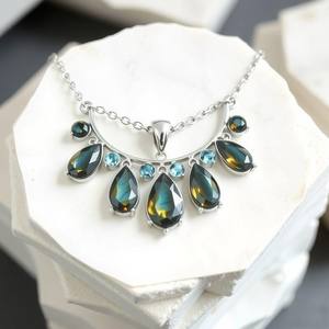Vente en gros de collier de Labradorite bleue en forme de goutte d'eau tendance chaîne en or 18 carats avec placage rhodium bijoux de fête - Product Image 4