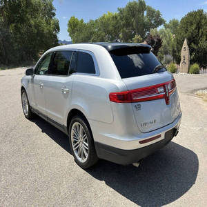 Automóvil Lincoln MKT 2019 en Perfecto Estado - Product Image 2