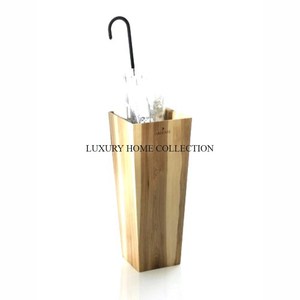 Porte-parapluie décoratif en rotin antique avec un profil mince conçu pour les petits espaces sans compromettre le style - Product Image 6