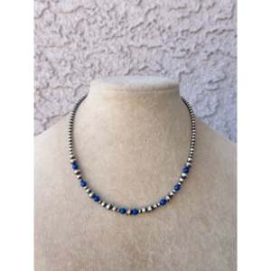 Collier tendance style Navajo en lapis-lazuli et perles d'eau douce, motifs de boules et d'ancres avec perles en argent sterling, idéal comme cadeau - Product Image 1