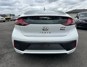 Hyundai Ioniq Híbrido 2021 en perfecto estado - Product Image 1