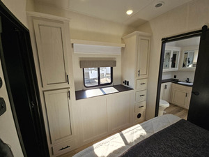 Autocaravana de Alta Calidad con Paneles Solares, GPS, Lavadora/Secadora, Estándares de Lujo para Campamentos, Venta Mundial - Product Image 4