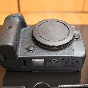 Prêt à expédier la nouvelle caméra EOS R6 - Product Image 1