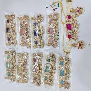 Ensemble de bijoux de mariée Regal Kundan Collier et boucles d'oreilles en laiton fabriqués à la main améliorant le look des mariées pour les mariages - Product Image 1