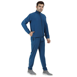 Ensemble de survêtement bleu pour homme avec fermeture éclair intégrale, col montant, poches latérales, en polyester respirant, idéal pour le sport et les loisirs - Product Image 4