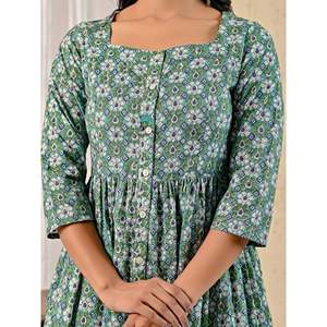 Robe en coton imprimée à la main Green Jaal, décontractée et élégante, longueur genou, col carré, boutons sur le devant, tailles XS à 5XL, respirante - Product Image 2