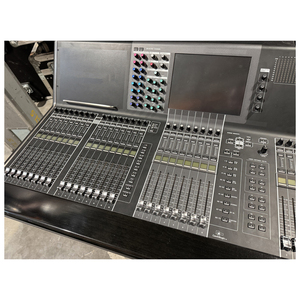 Mezcladora Yamaha CL5 con estuche en perfecto estado, para estudio y directo, consola digital Yamaha con sonido de calidad premium - Product Image 1