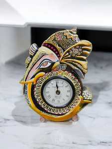 Ganesha Modern Rajasthani Relojes de cuarzo de mesa y escritorio de madera pintados a mano con exhibición de agujas - Product Image 3
