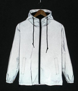 Elegante y cómoda chaqueta de moda reflectante gris claro para hombre cortavientos estampado calle Hip Hop abrigo de bombardero con capucha Suelto - Product Image 6