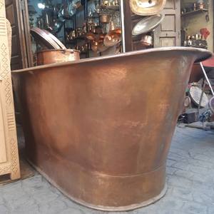 Las bañeras de cobre reflejan un compromiso con la calidad, la artesanía y los materiales de primera calidad, perfectamente elaboradas por KHOOSI OVERSEAS. - Product Image 3