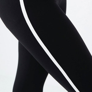 Pantalons de yoga avec poches et logo personnalisé de haute qualité Leggings pour femmes pour l'entraînement sportif Vente en gros respirante confortable style décontracté - Product Image 5