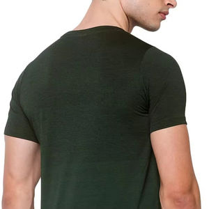 Camiseta holgada de gran tamaño de color sólido para hombre, ropa exterior de verano 100% de algodón, estilo Formal con serigrafía personalizada - Product Image 4