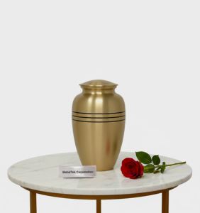 Urna de cremación de latón clásica de tres bandas dorada, colores personalizados, venta al por mayor, urnas funerarias de Metal, ataúd para humanos y mascotas, urna de bajo precio - Product Image 1