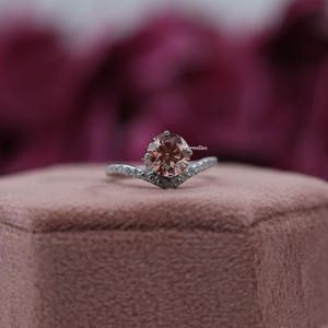 2tcw Round Cut Lab Grown Diamond Pave Setting Anillo de compromiso Lujoso anillo de compromiso de platino para mujer - Product Image 5