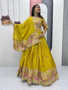 Impresionante Festival Lehenga Choli con hilo de bordado pesado y trabajo de secuencia perfecto para bodas y ocasiones festivas especiales - Product Image 2